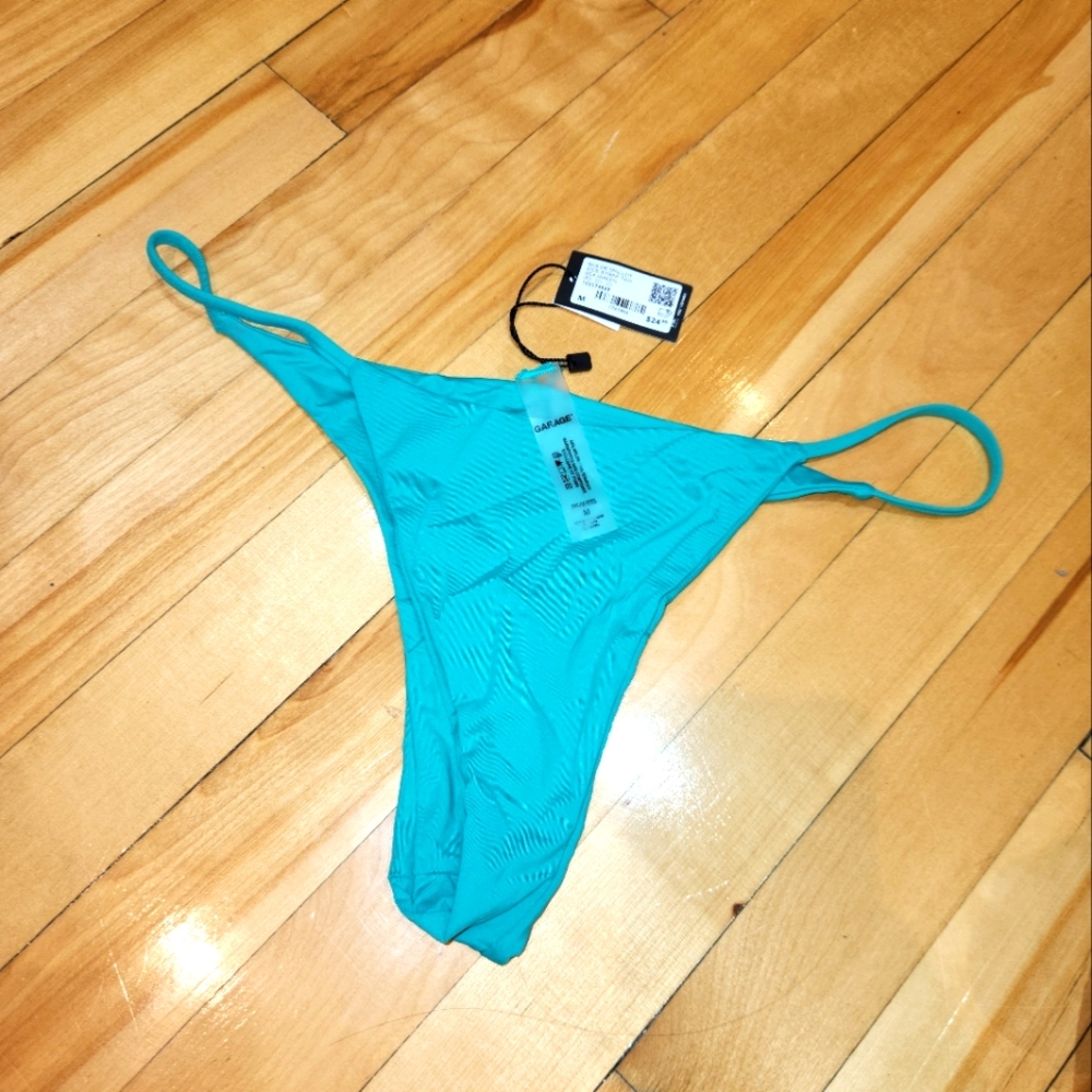 Bikini bottom - Picture 1 of 3